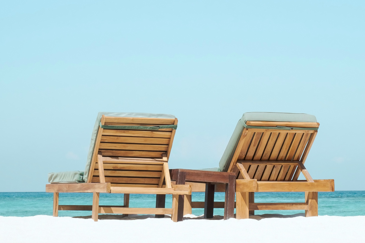 The Long Holiday Paradox: Why Extended Weekends Hurt Domestic Tourism